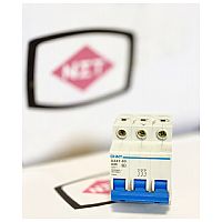 کلید مینیاتوری سه فاز  dz47-60/d20  dz47-60/d20 کلید مینیاتوری سه فاز  dz47-60/d20  dz47-60/d20